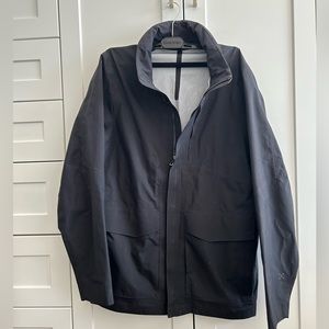 LULULEMON - men’s rain jacket shell
